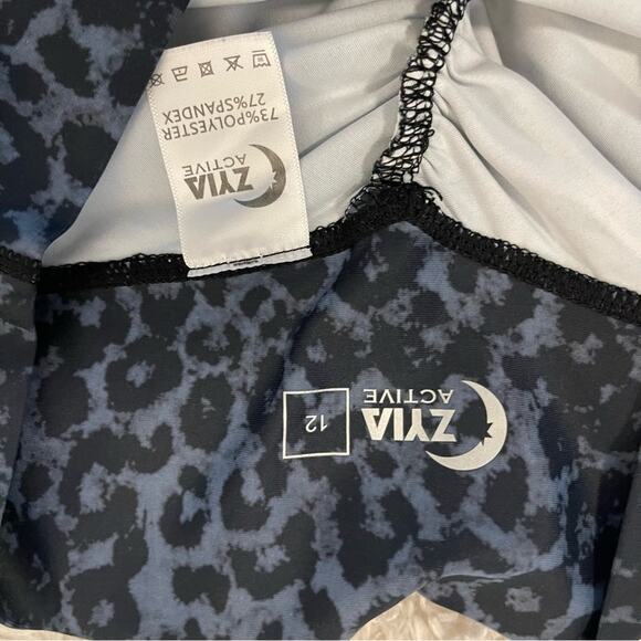 ZYIA Stone Leopard Scrunchy Light n Luxe Leggings Scrunch Butt - Picture 6 of 8